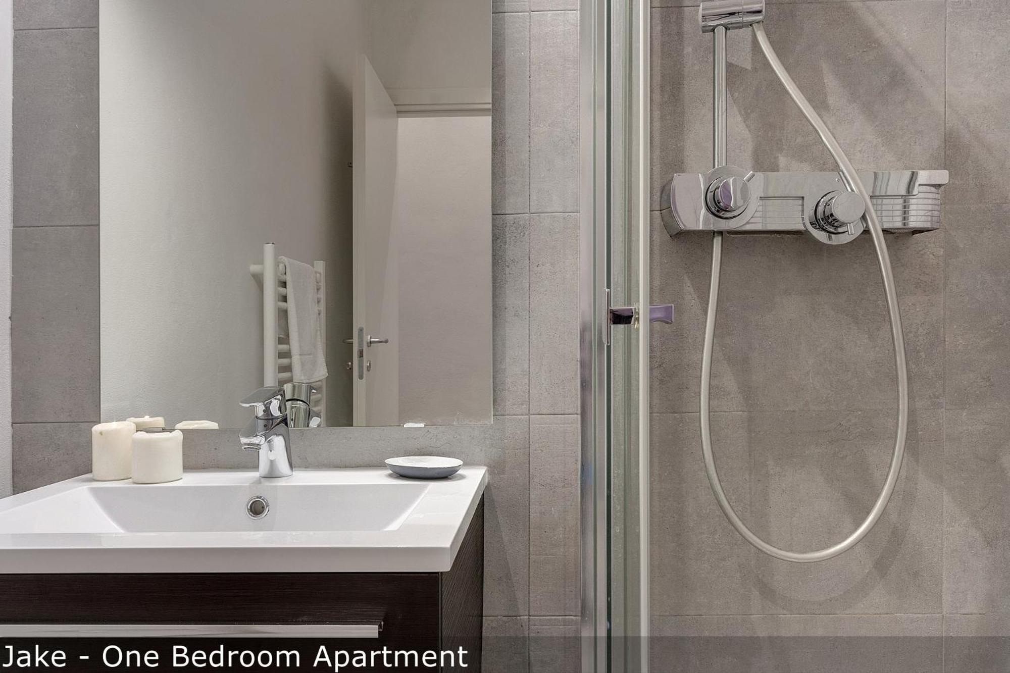 Jake & Francis Apartments By Mamo Florence Luaran gambar